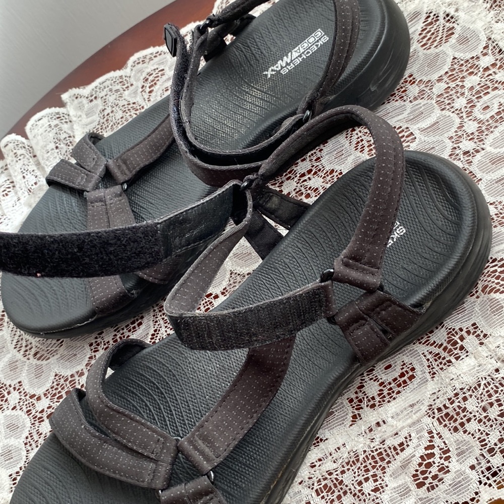 Skechers Goga Max Active Sandals Off black size 9 velcro adjustable ankle strap - Picture 9 of 9